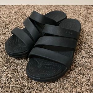 Black Women’s Crocs Sandals Classic Lined Graphic Il